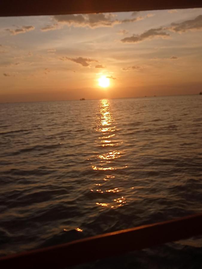 Lucky Sun Saracen Bay Koh Rong Sanloem Exterior foto