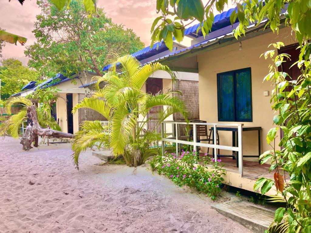 Lucky Sun Saracen Bay Koh Rong Sanloem Exterior foto